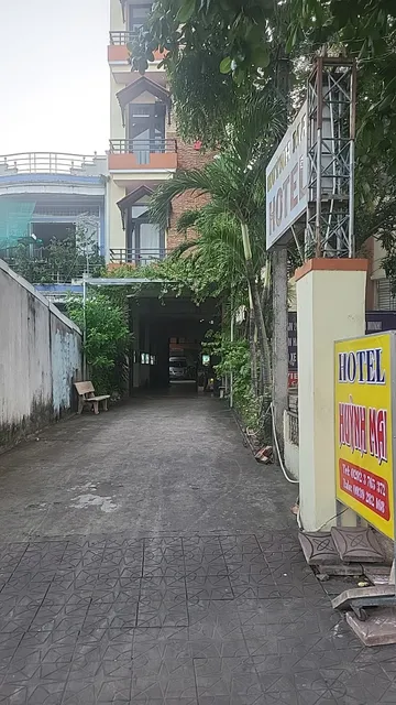 Khách sạn Huỳnh Mai