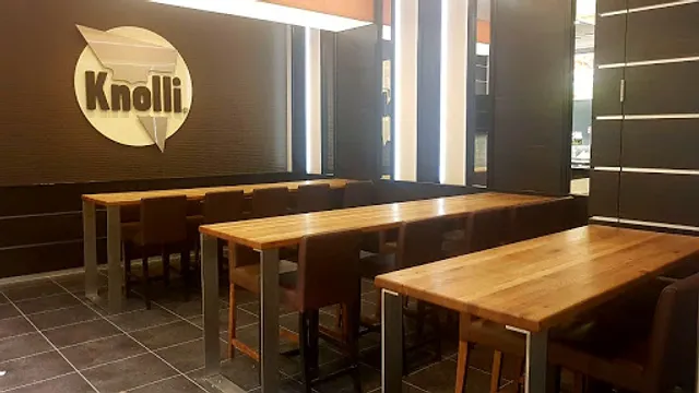 Knolli Chicken & Chips