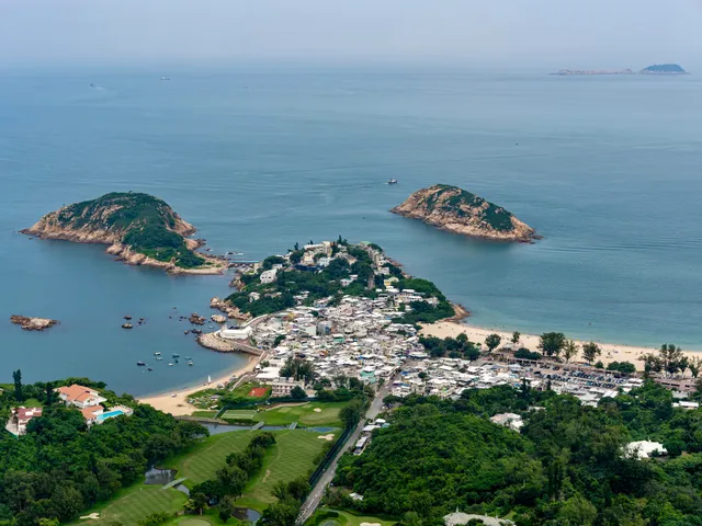 Shek O Peak (284m)