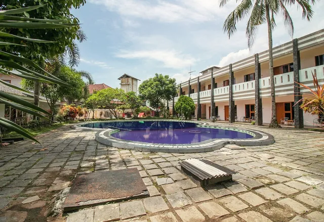 RedDoorz Plus @ Hotel Sofia Pangandaran