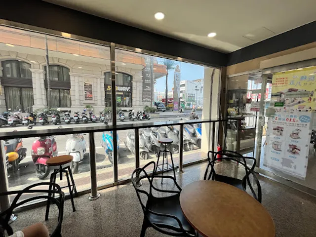 85度C咖啡蛋糕飲料麵包-永康南科店