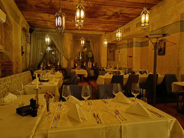 Zilā Govs Restorāns