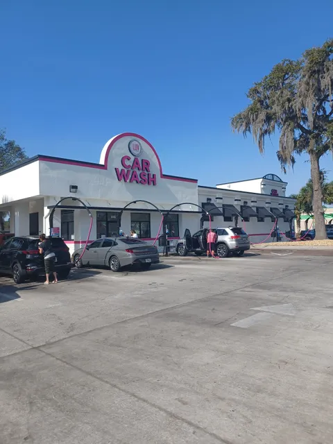 Victoria Square Shopping Center