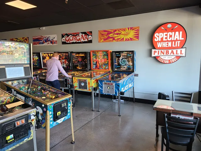 Special When Lit: Pinball Electro-cade