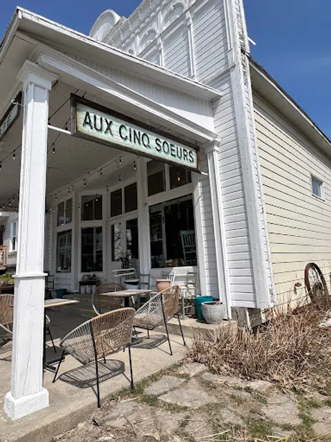 Café Aux Cinq Soeurs