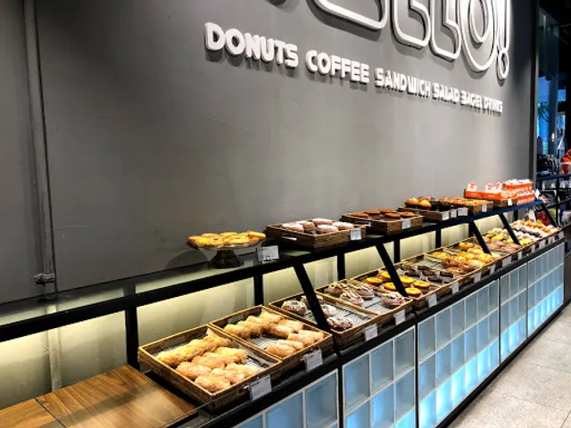 Dunkin' Seolleung Station