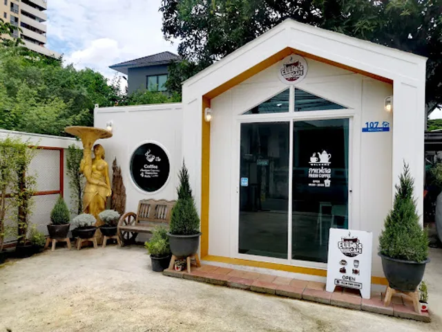 ELLie's Cafe เอลลี่คาเฟ่