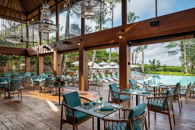 Kelapa Poolside Bar and Restaurant