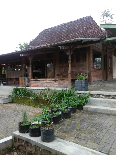 Resto& Coffee Shop