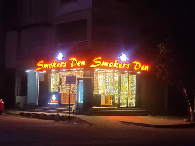 Smokers Den