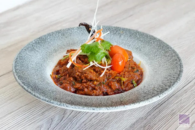 Zari Restaurant | Crawley