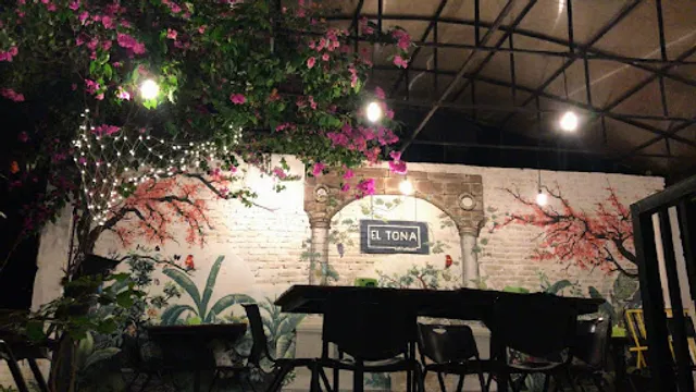 El Tona Coffeehouse