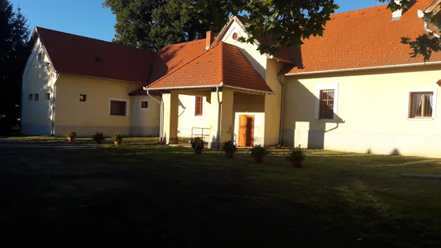 Tolnay Kúria és Vendégház