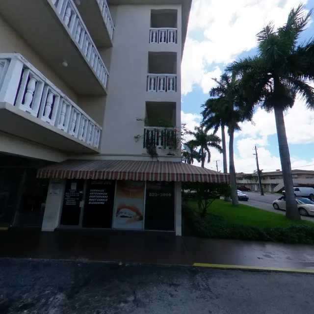 El Mundo Supermarket & Cafeteria