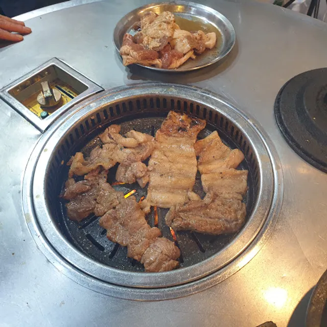 Choryang Dwaeji Galbi