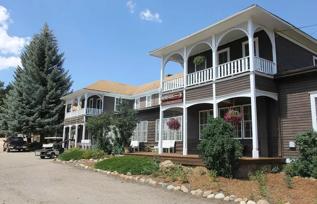 Elkhorn Lodge & Guest Ranch