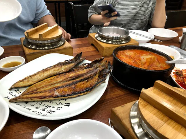 어촌 생선구이 코다리 굴밥