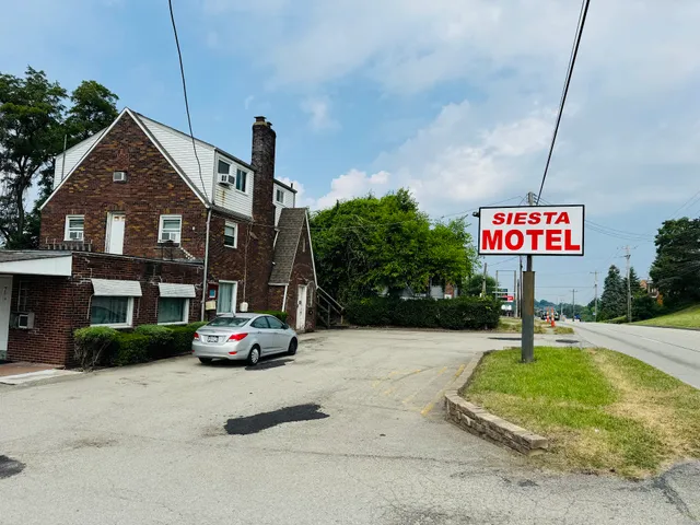 Siesta Motel