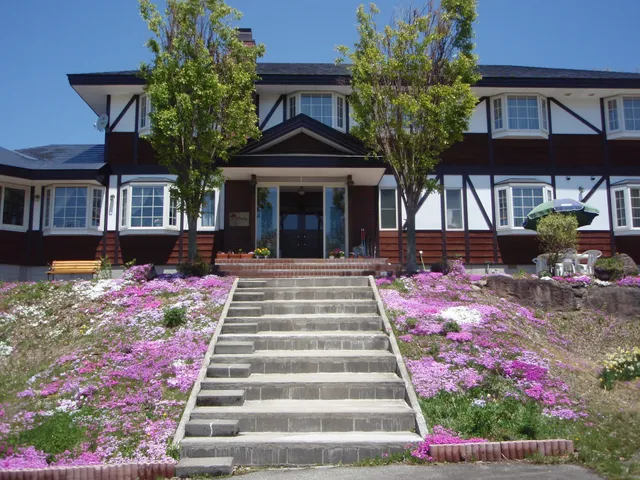 ペンションワインズ