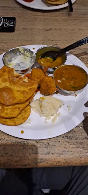 Deshi Tadka Family Dhaba And Restorent