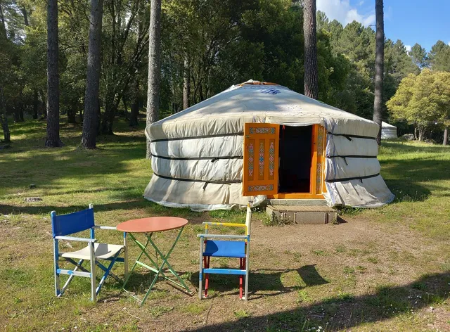 Le Pré aux Biches - Location de Yourtes