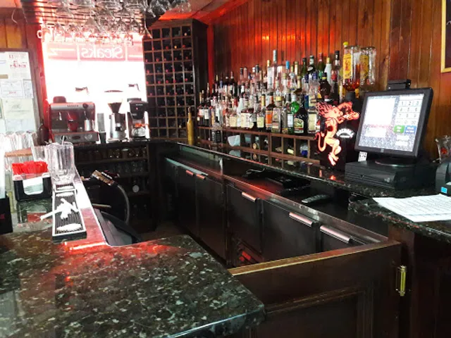 Pazza Luna Restaurant & Pizzeria