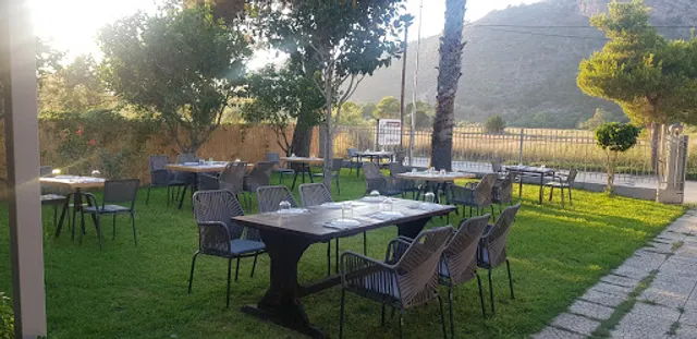 Seimeio strofilia food and wine