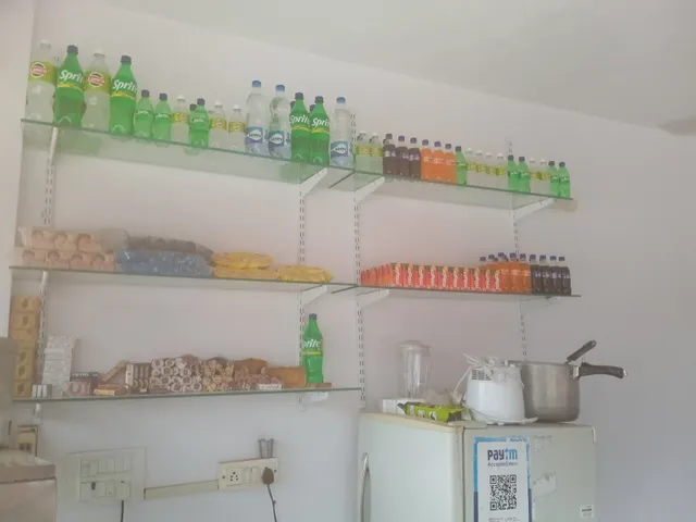 Shree Kardhar Cafe and Restaurant