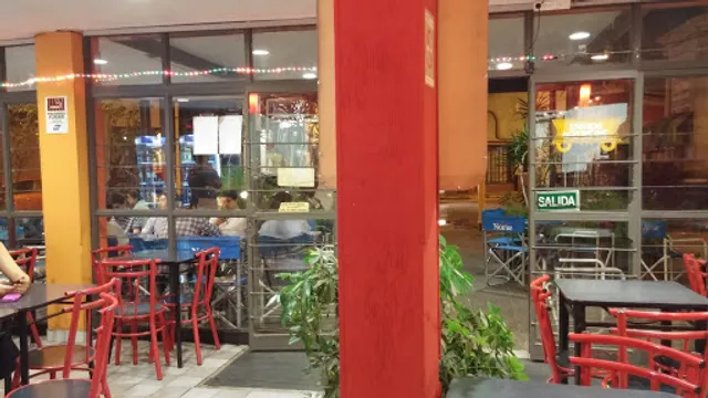 Sandwichería y cafetería TUTTI barrio sur