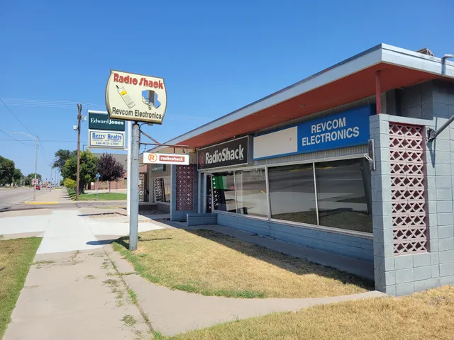 Revcom Electronics - RadioShack Dealer