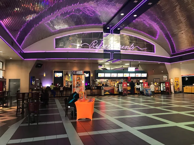 Regal Hollywood - Sarasota