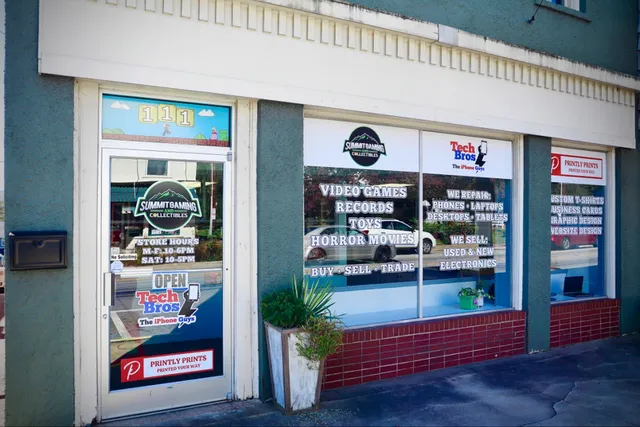 Summit Gaming & Collectibles - Retro Games, Records & Toys