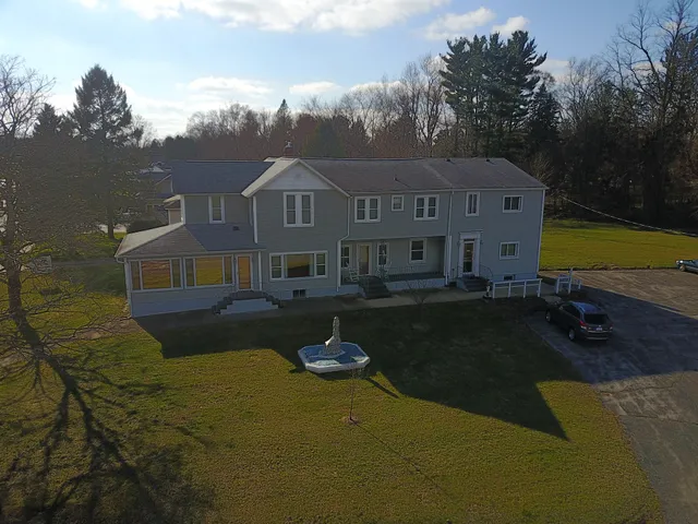 Janet's Lakeside Inn LLC