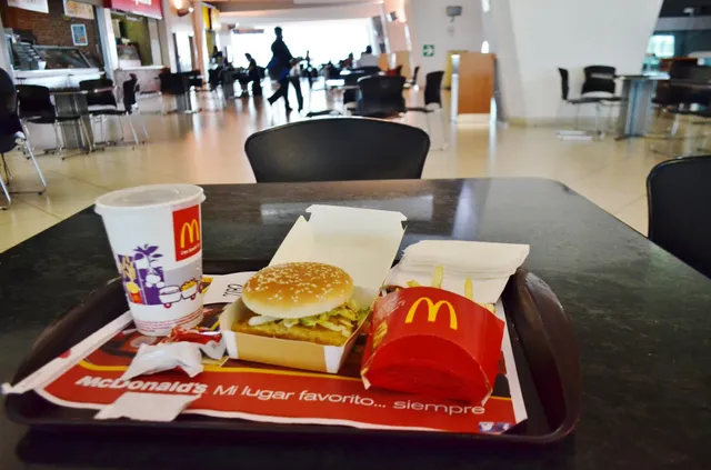 McDonald's Aeropuerto - Puertas de Abordaje