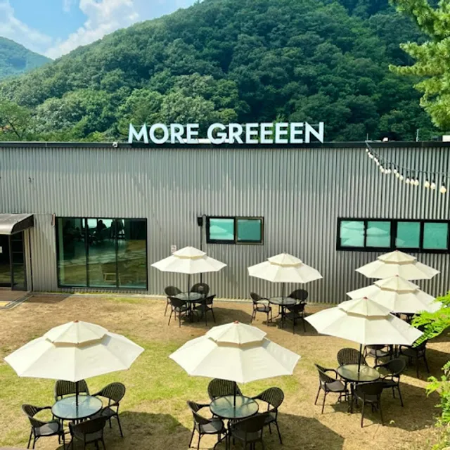 More Greeeen Bakery cafe