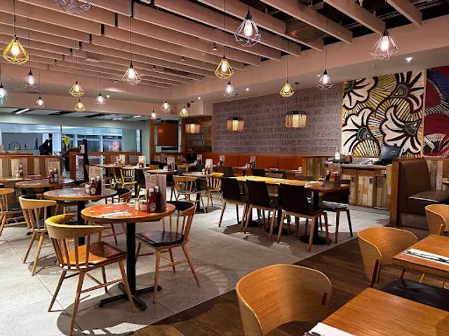 Giraffe - Gatwick Airport South