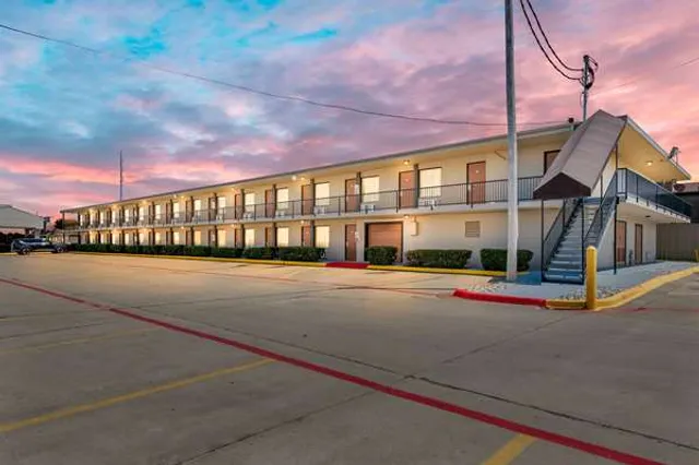 Econo Lodge Texarkana I-30