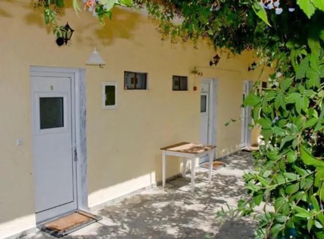 Studios Lia, Skala Marion