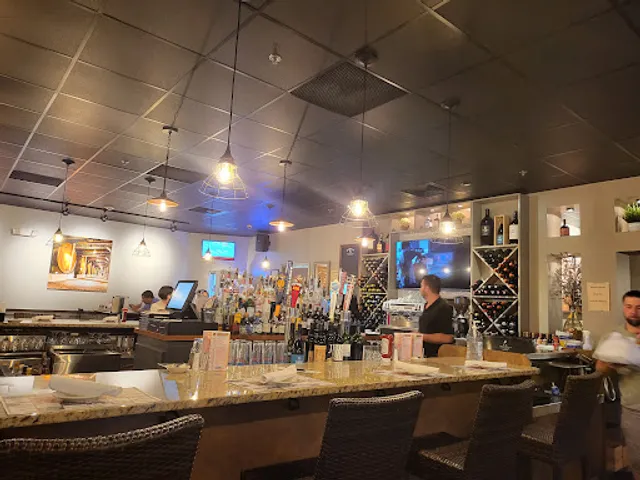 Nuno's Restaurant & Lounge