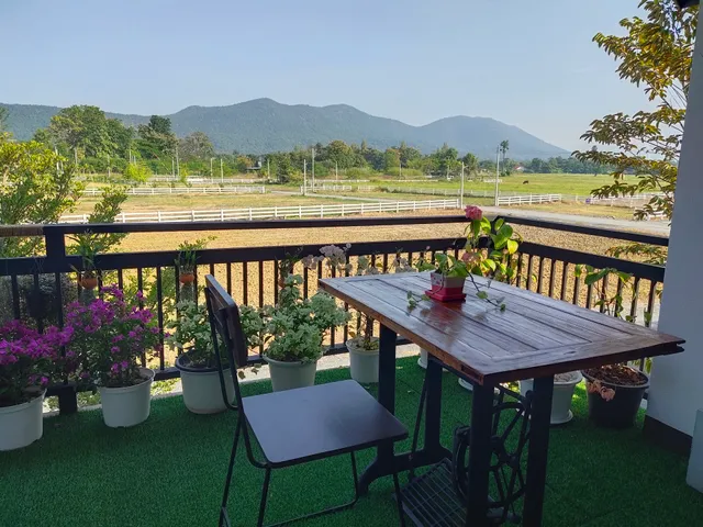 ขุนดง ลอดจ์ คอฟฟี่ แอนด์ บิสโทร