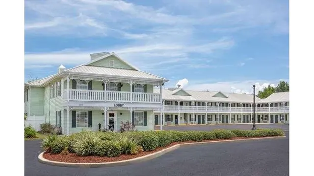 Super 8 by Wyndham Bay St. Louis