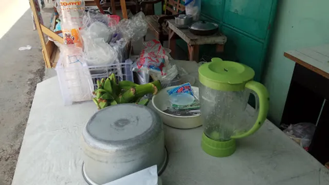 Rujak Cingur / Petis dan Es Nyoklat Mbak Anna