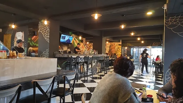 Restaurante ZHU Sushi Ramen