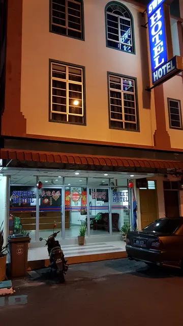 Sweet Hotel
