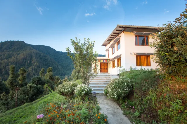 SaffronStays Tridiva, Gwaldam