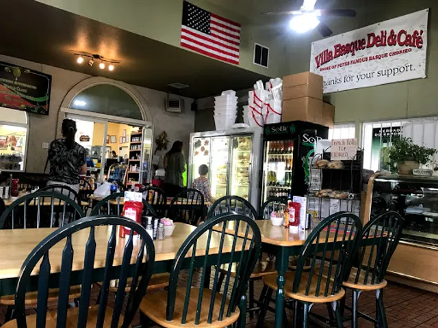 Villa Basque Café