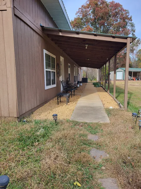 Grace on Trace homestead