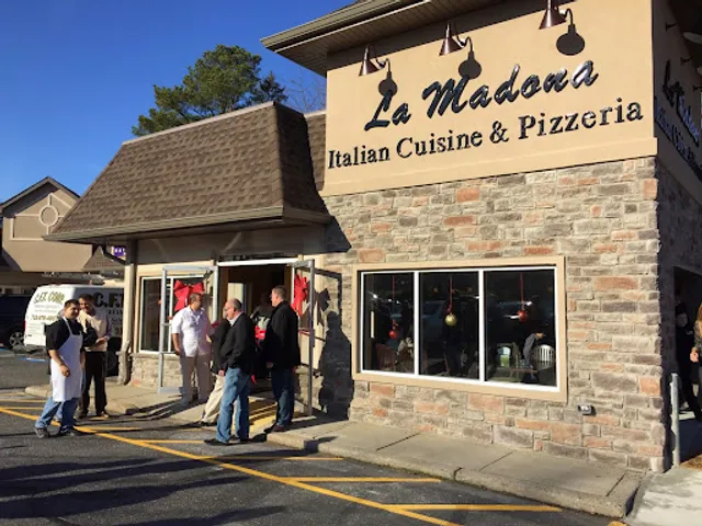 La Madona Italian Cuisine and Pizzeria