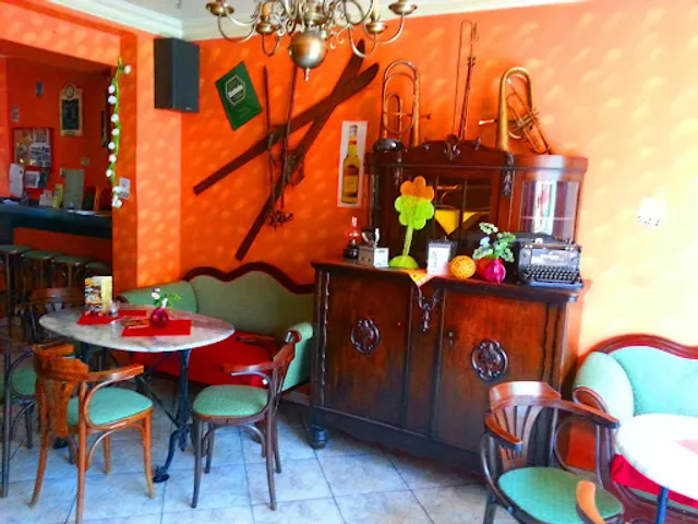 Kulturbahnhof Parapluie Weiden