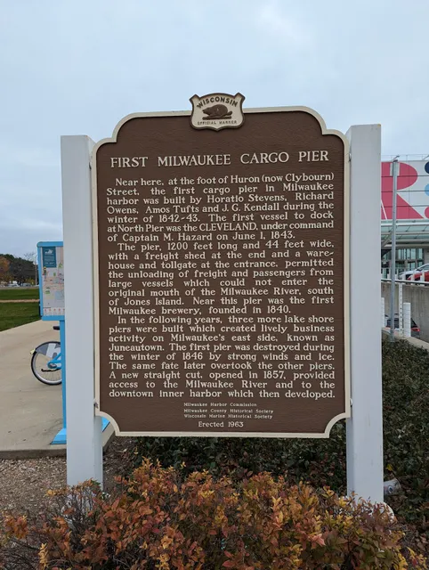 Wisconsin State Historical Marker 131: First Milwaukee Cargo Pier